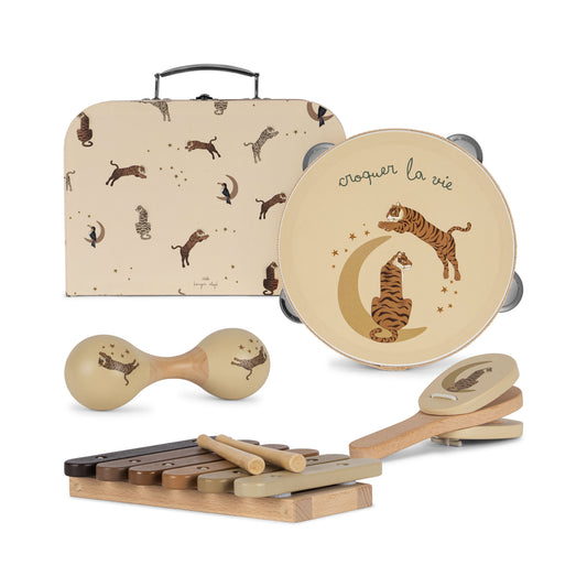 Kit de Musique Konges Slojd avec tambourin, castagnettes, maracas et xylophone. Certifié CE, adapté aux enfants de 3 ans et plus. Livré dans une valise